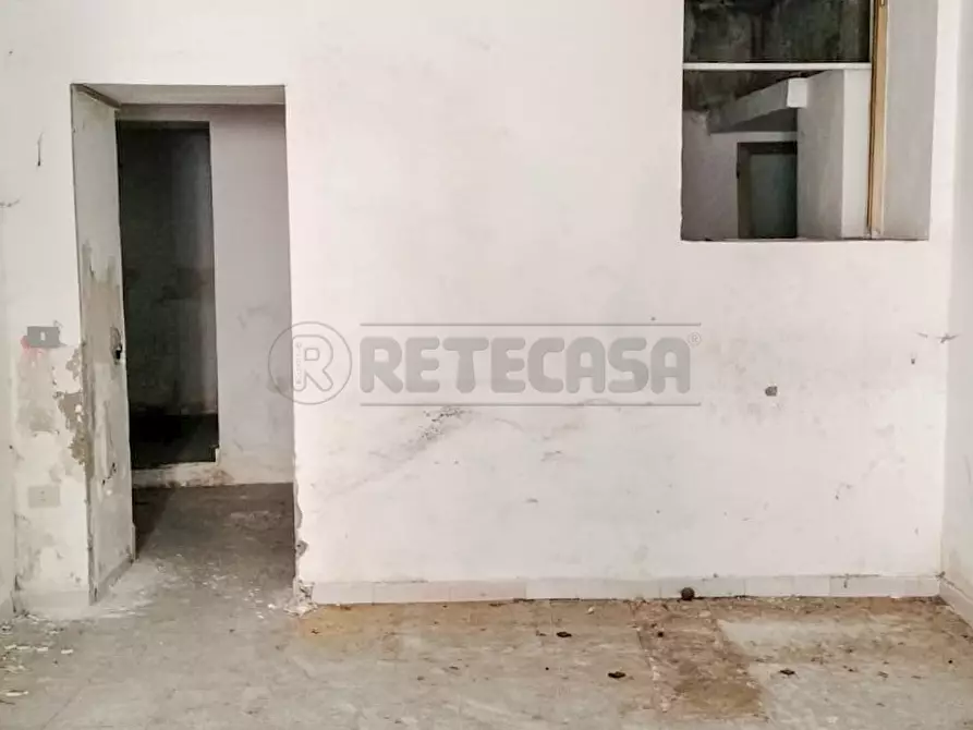 Immagine 4 di Locale commerciale in vendita  in Via Ernesto Cianciolo 74 a Messina