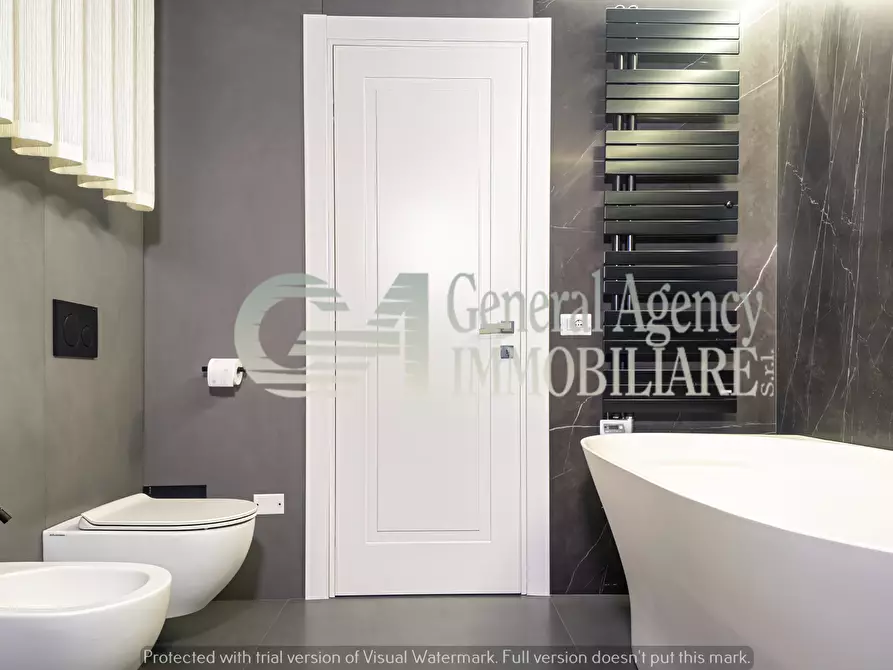 Immagine 72 di Villa in affitto  in Via Mario Mattoli a Roma