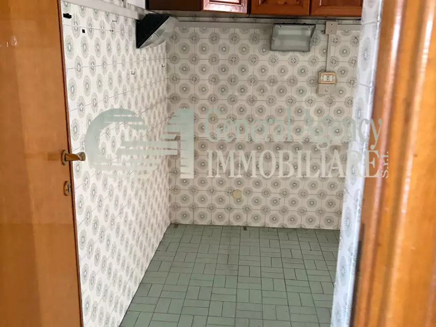 Immagine 50 di Appartamento in vendita  in via guido de ruggiero a Roma