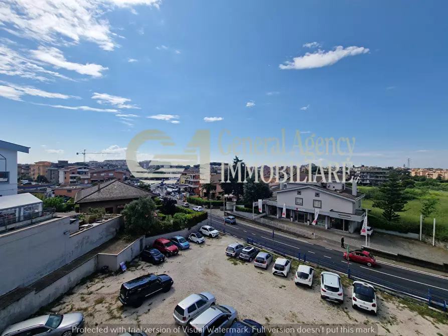 Immagine 37 di Quadrilocale in vendita  in Via di Boccea a Roma