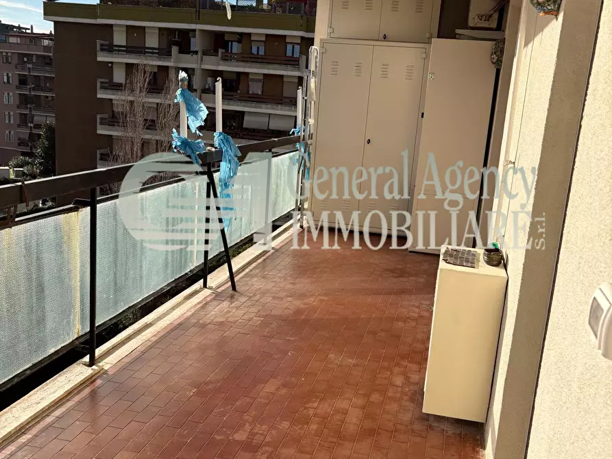 Immagine 10 di Trilocale in affitto  in Via Canton a Roma