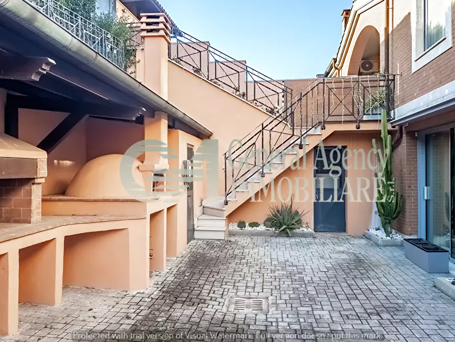 Immagine 45 di Villa in affitto  in Via Mario Mattoli a Roma