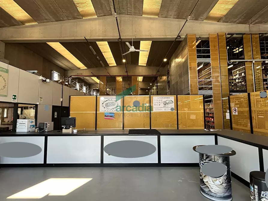 Immagine 30 di Attività artigianale in vendita  in Strada Provinciale Palese-modugno 12 a Modugno