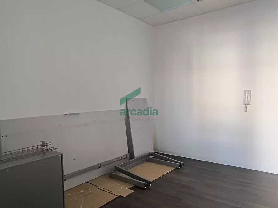 Immagine 12 di Attività artigianale in affitto  in S.S. 16 km 810,800 SN a Triggiano