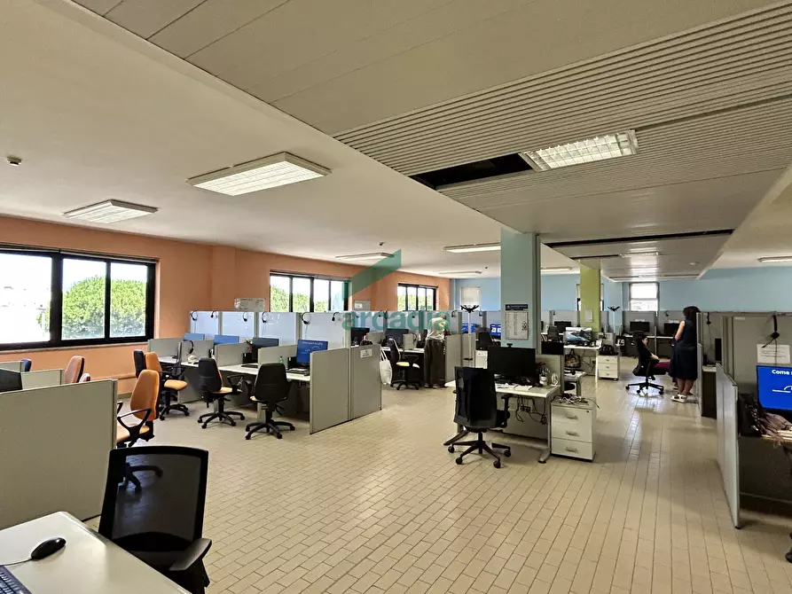 Immagine 20 di Ufficio in vendita  in Via Saverio Milella 2/bis a Bari