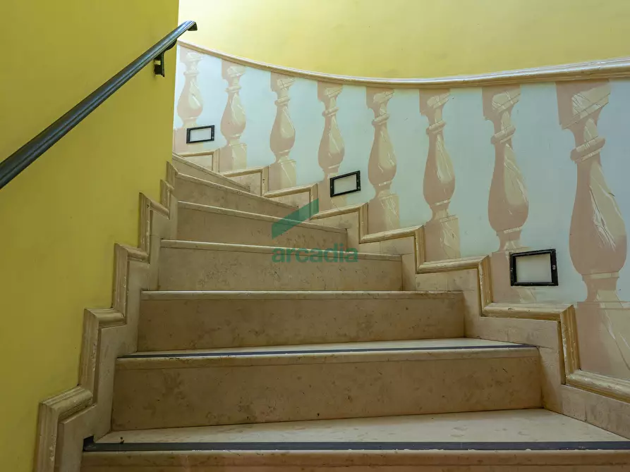 Immagine 73 di Locale commerciale in vendita  in Strada la Grava 16 a Bari