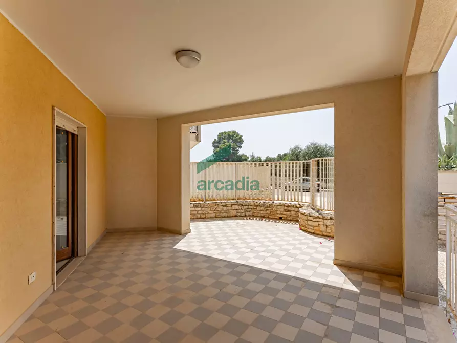 Immagine 28 di Trilocale in vendita  in Via Benigno Zaccagnini 1 a Bitetto