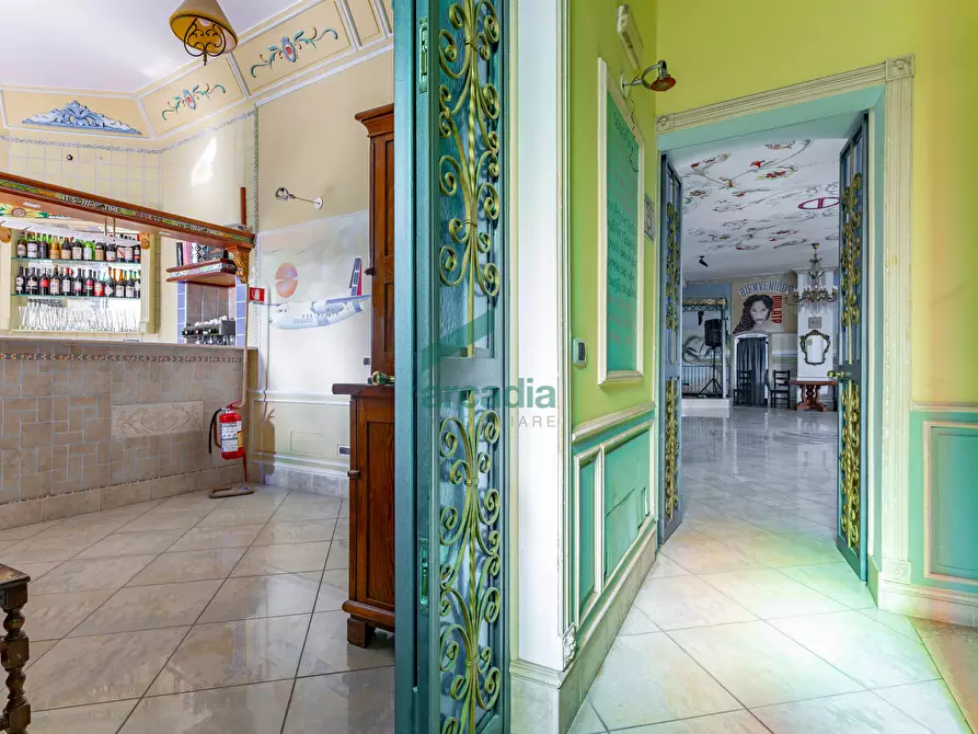 Immagine 74 di Locale commerciale in vendita  in Strada la Grava 16 a Bari