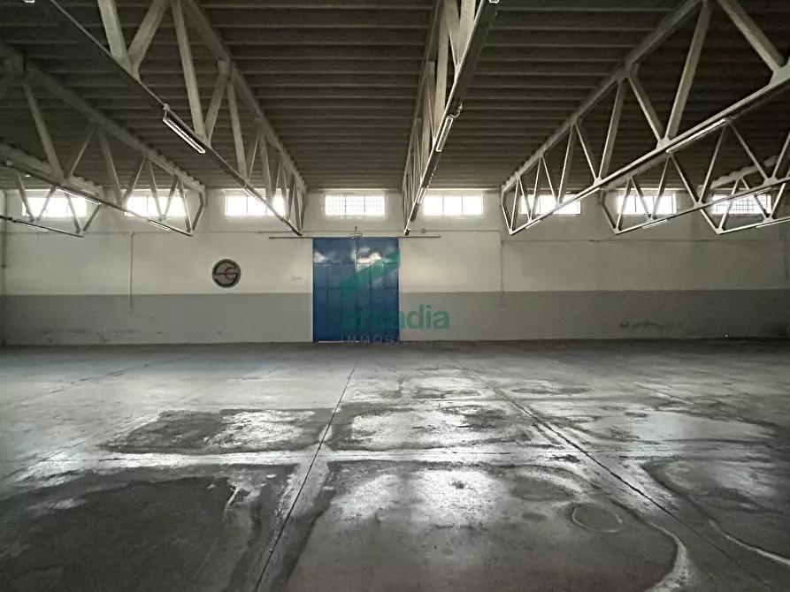 Immagine 2 di Attività artigianale in affitto  in Via Modugno 97 a Bitonto