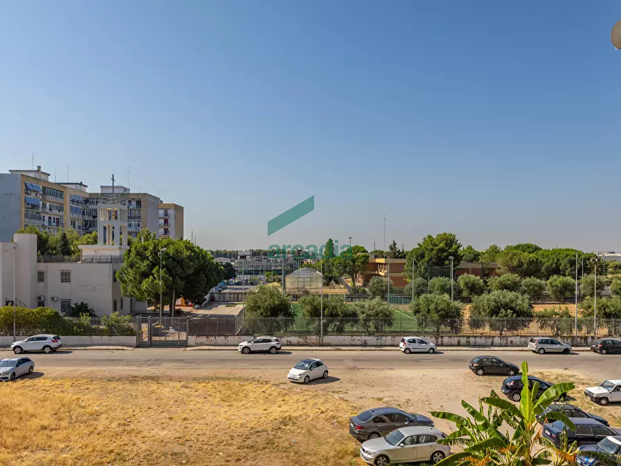 Immagine 27 di Quadrilocale in vendita  in Via Pordenone 12 a Bari
