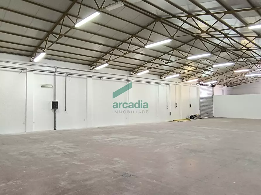 Immagine 5 di Attività artigianale in affitto  in S.S. 16 km 810,800 SN a Triggiano