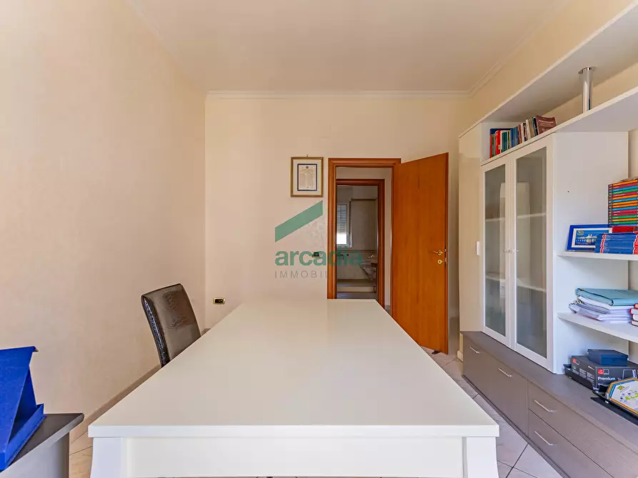 Immagine 14 di Quadrilocale in vendita  in Via Pordenone 12 a Bari