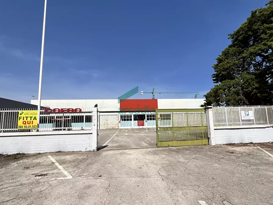 Immagine 2 di Attività artigianale in vendita  in Via Fratelli Philips 11 a Bari