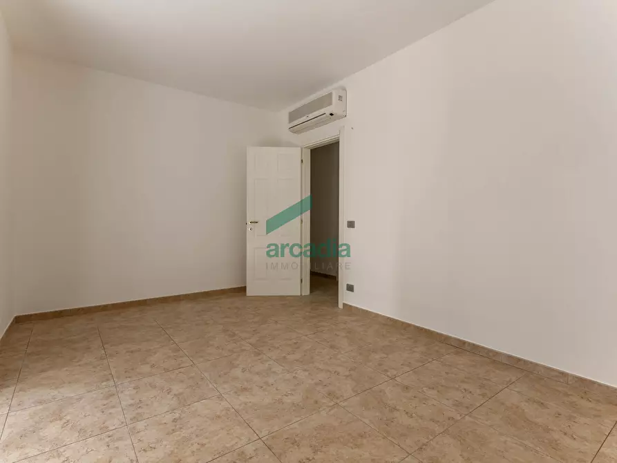 Immagine 26 di Quadrilocale in vendita  in Viale Louis Pasteur 15A a Bari