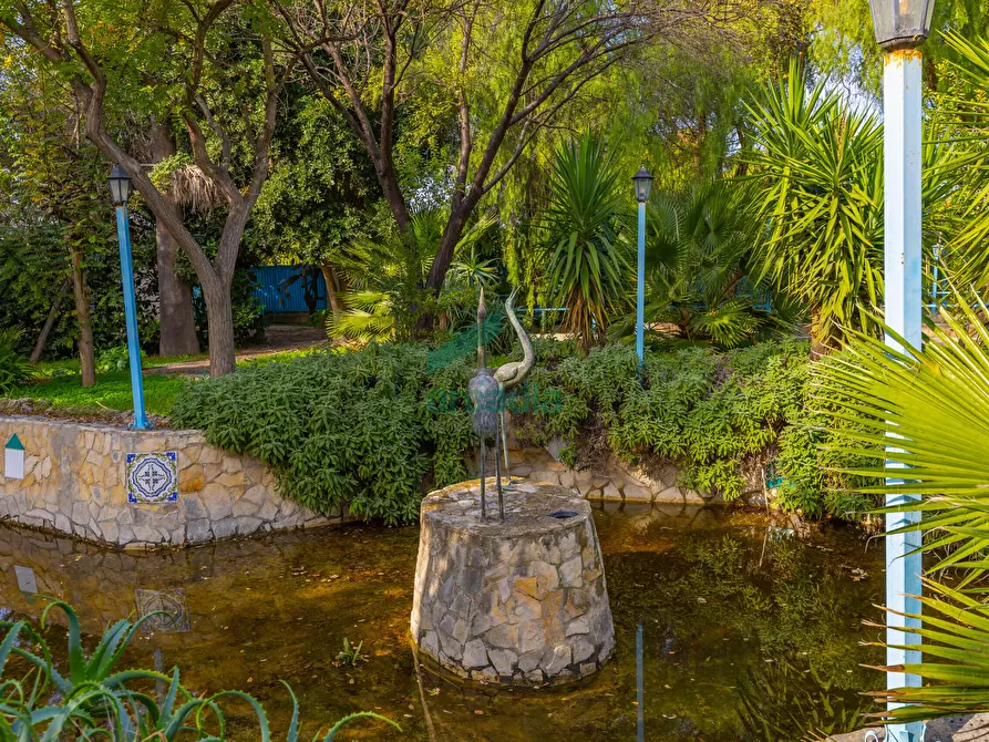 Immagine 70 di Locale commerciale in vendita  in Strada la Grava 16 a Bari