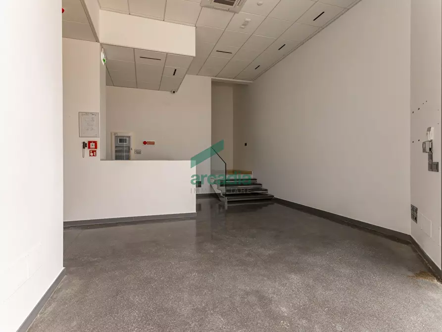 Immagine 36 di Attività artigianale in vendita  in Via dei Gigli 21 a Modugno