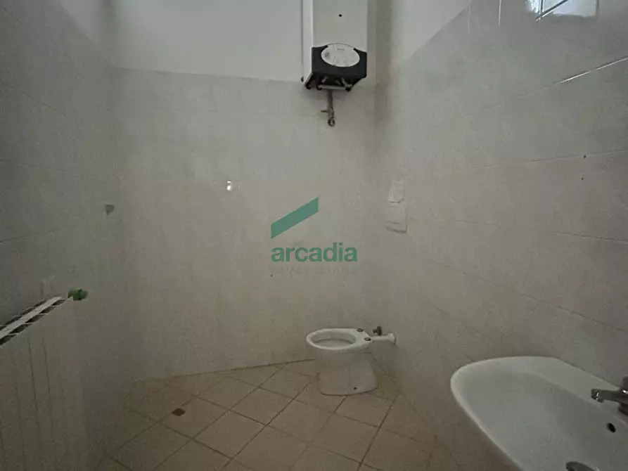 Immagine 26 di Locale commerciale in affitto  in Via Bellino 4 a Bitritto