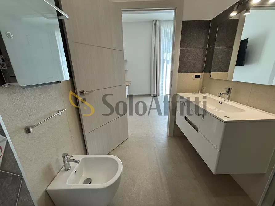 Immagine 41 di Bilocale in affitto  a Caserta