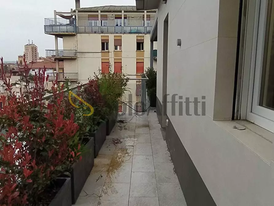 Immagine 40 di Attico in affitto  in Viale Filippo Turati a Terni