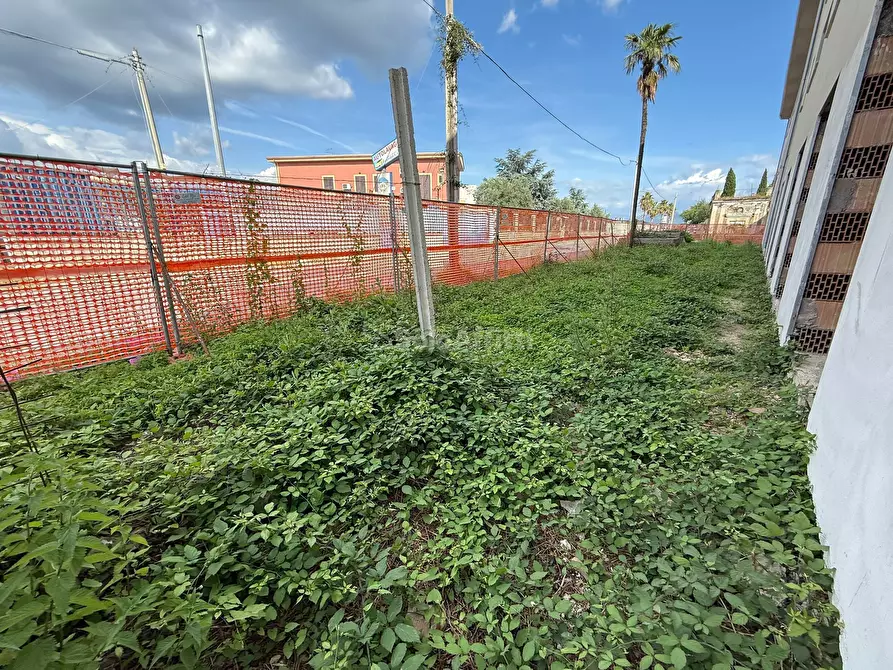 Immagine 10 di Locale commerciale in affitto  in Via Appia 198 a San Nicola La Strada