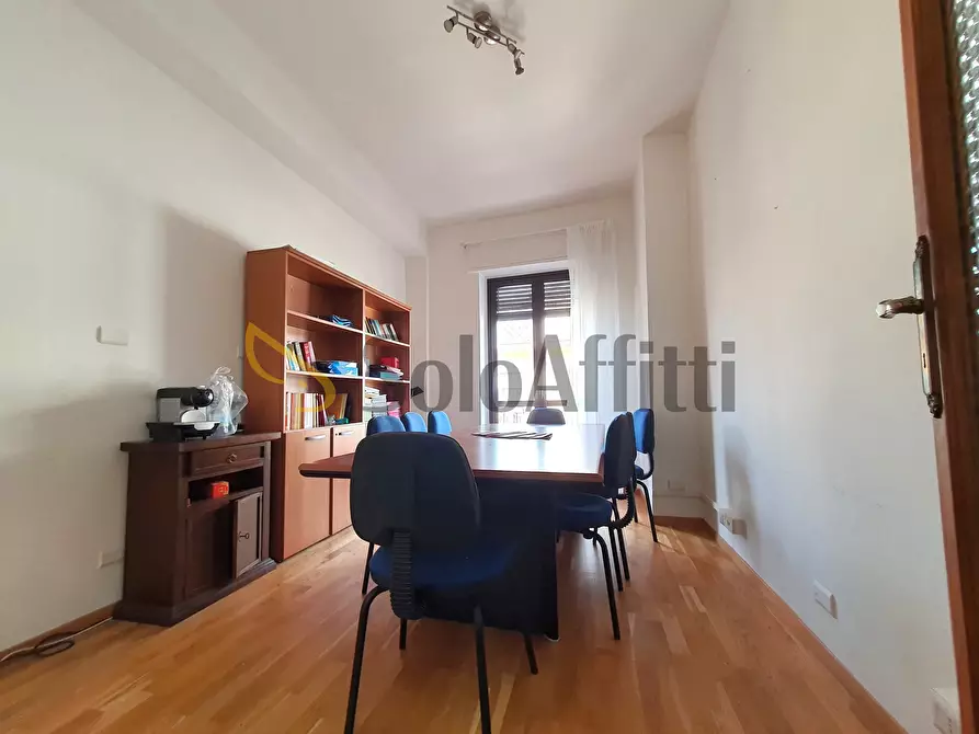 Immagine 5 di Ufficio in affitto  a Catanzaro