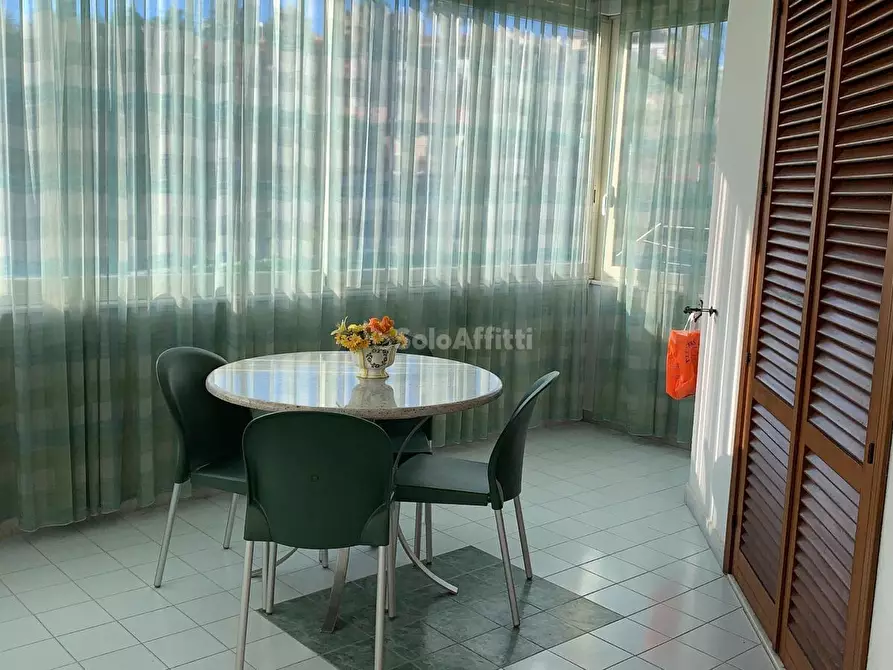 Immagine 25 di Bilocale in affitto  a Giardini-Naxos