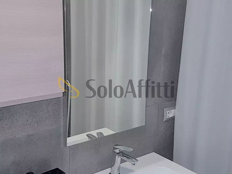 Immagine 10 di Stanza singola in affitto  a Catanzaro