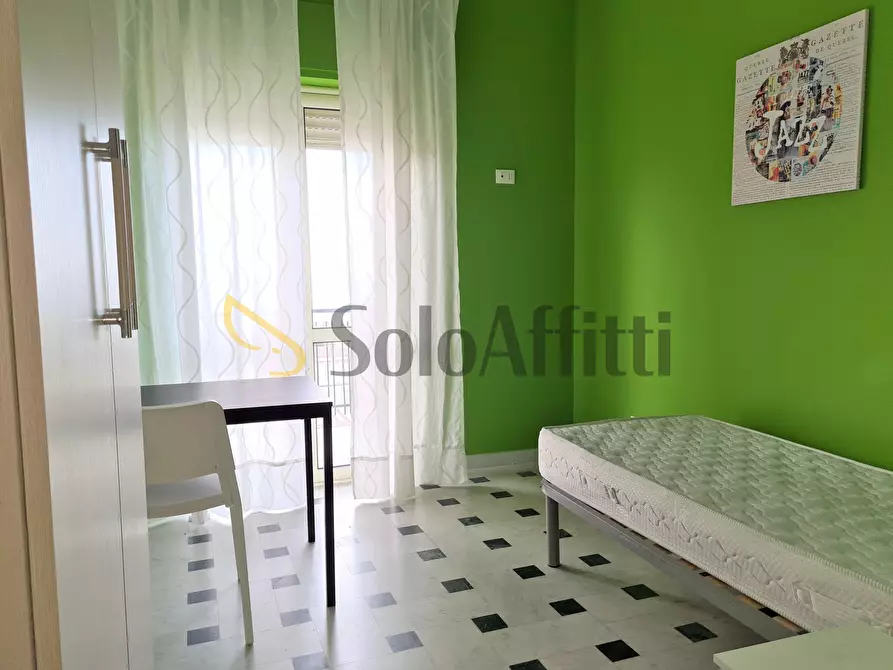 Immagine 6 di Stanza singola in affitto  a Catanzaro