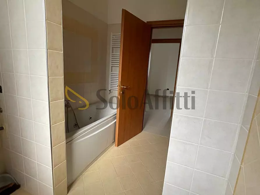 Immagine 10 di Pentalocale in affitto  a Sora