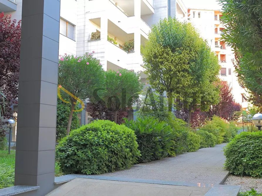 Immagine 27 di Bilocale in affitto  in Via Gressoney 7 a Milano