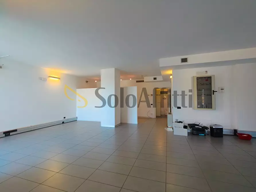 Immagine 10 di Ufficio in affitto  a Gallarate