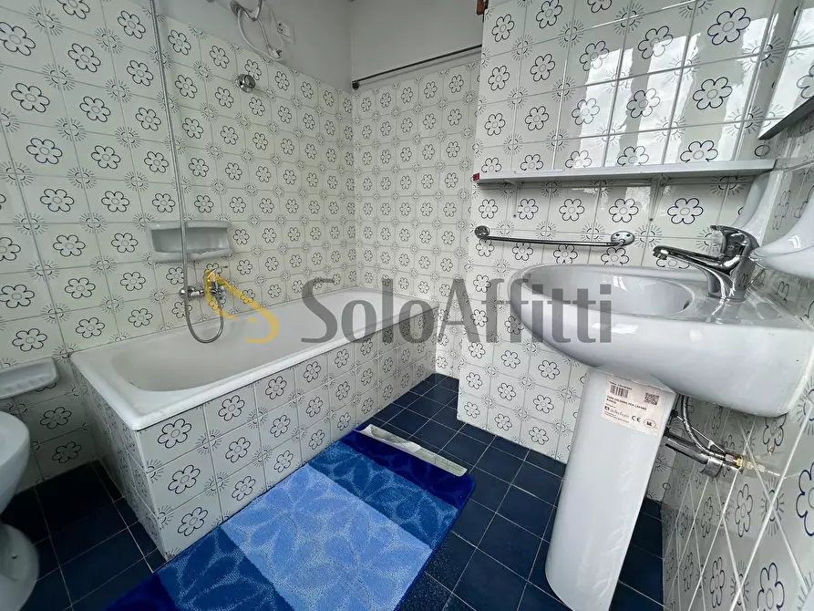 Immagine 12 di Stanza singola in affitto  a Monserrato