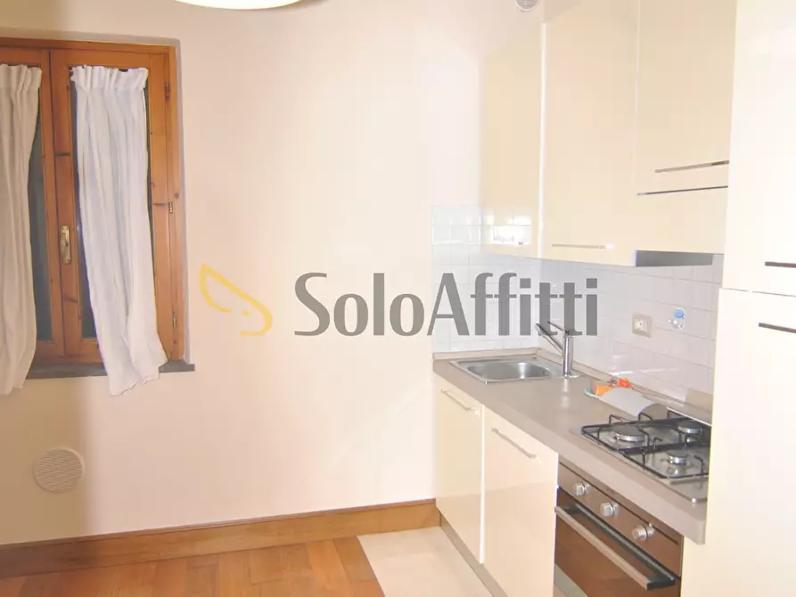 Immagine 10 di Trilocale in affitto  a Livorno