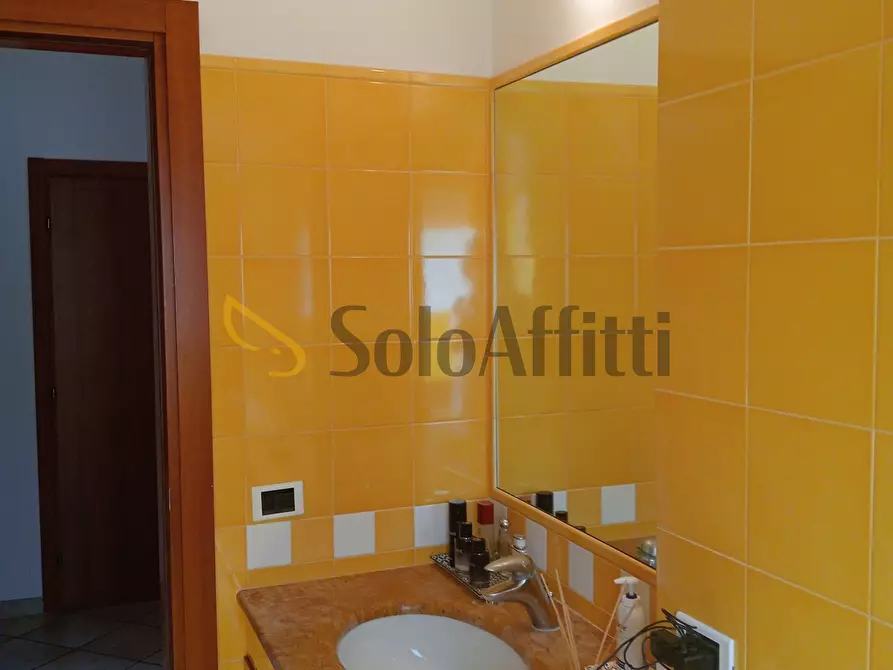 Immagine 16 di Quadrilocale in affitto  a Falconara Marittima