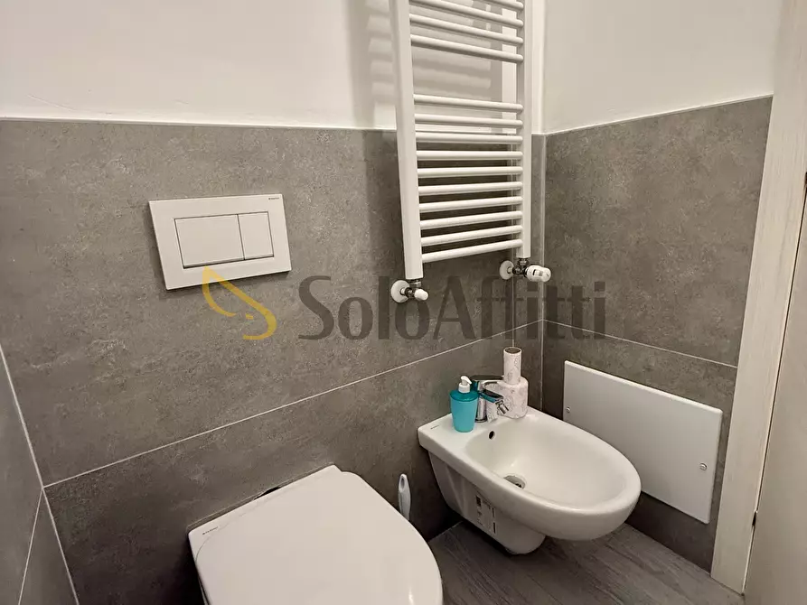 Immagine 16 di Trilocale in affitto  in Via Trino 10 a Torino