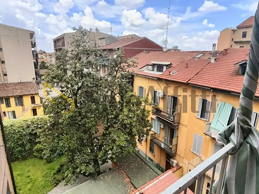 Immagine 1 di Quadrilocale in affitto  in Corso Alessandro Manzoni 72 a Pavia