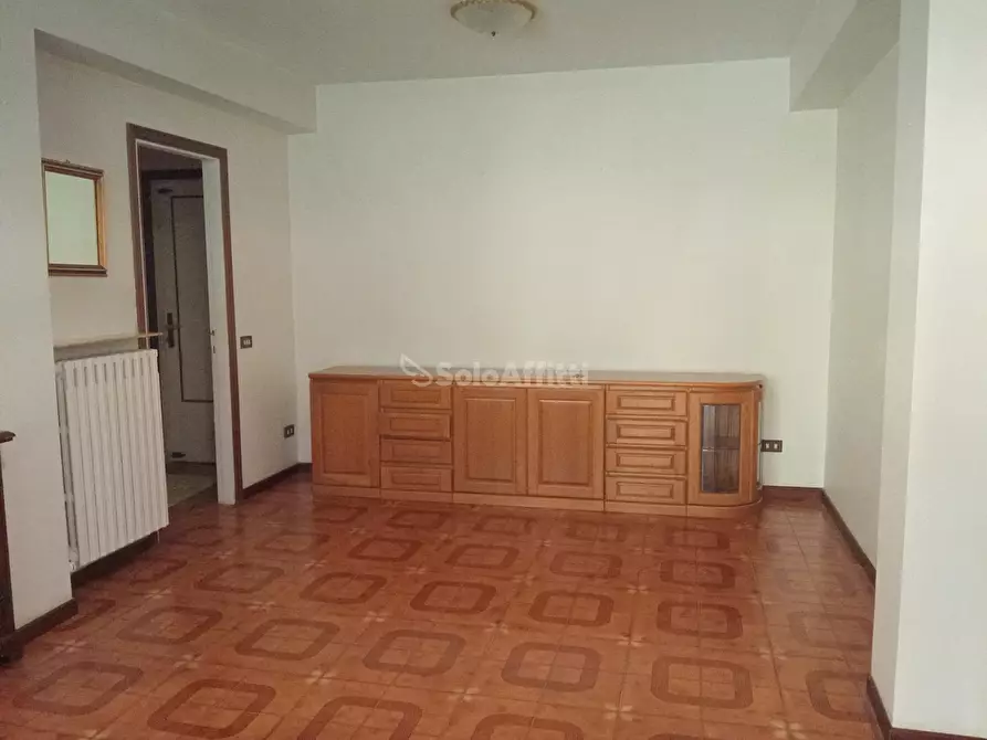 Immagine 7 di Bilocale in affitto  a Falconara Marittima