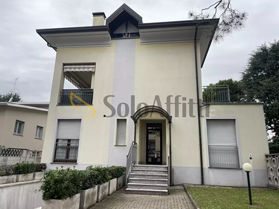 Immagine 33 di Trilocale in affitto  in via forlanini 25 a Busto Arsizio