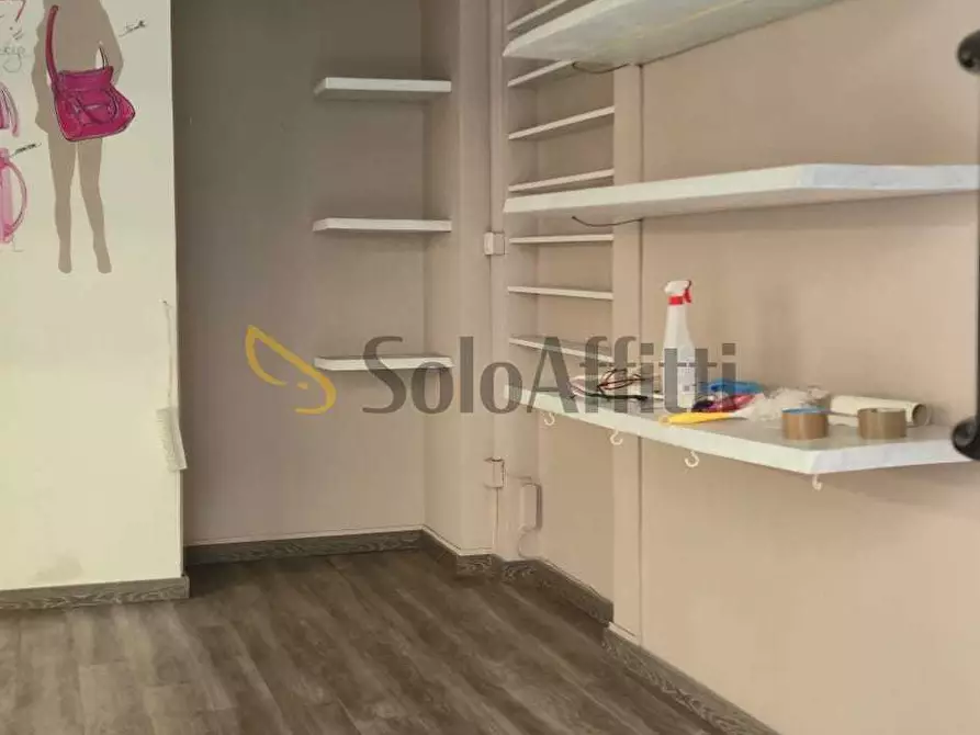 Immagine 7 di Locale commerciale in affitto  in Via Luigi Cibrario 46 bis/A a Torino