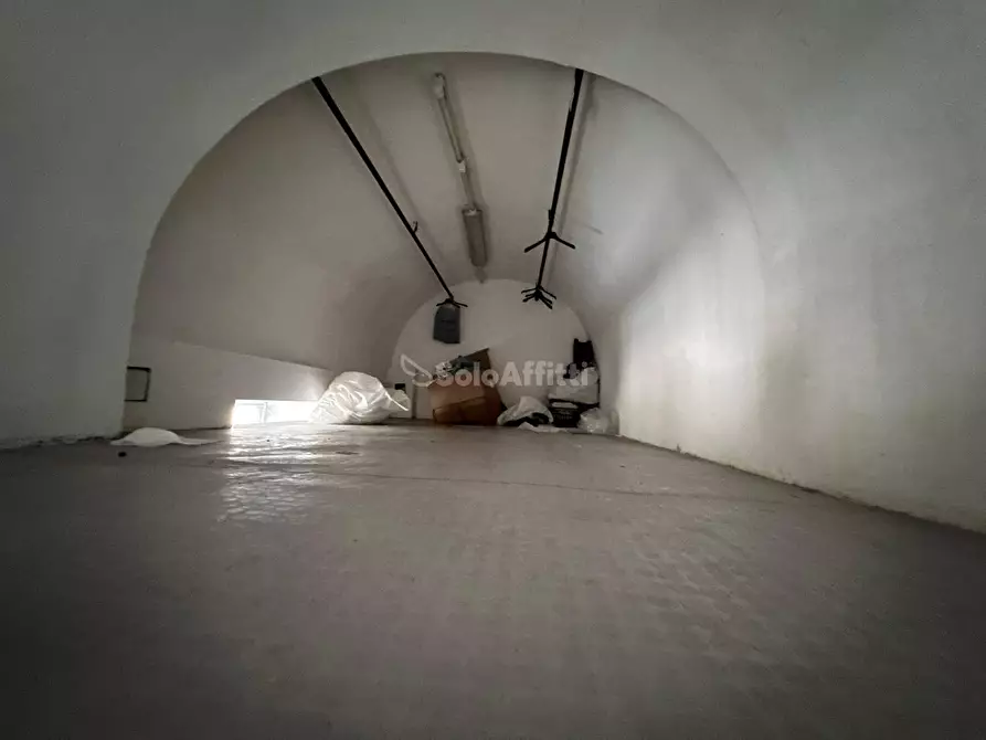 Immagine 20 di Locale commerciale in affitto  in Corso Trieste 189 a Caserta