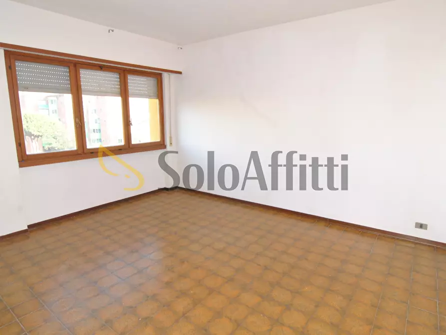 Immagine 17 di Quadrilocale in affitto  in Viale Francesco Petrarca 113 a Livorno