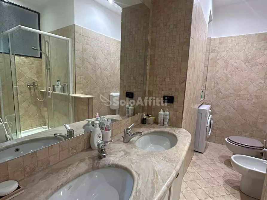 Immagine 10 di Trilocale in affitto  a Torino