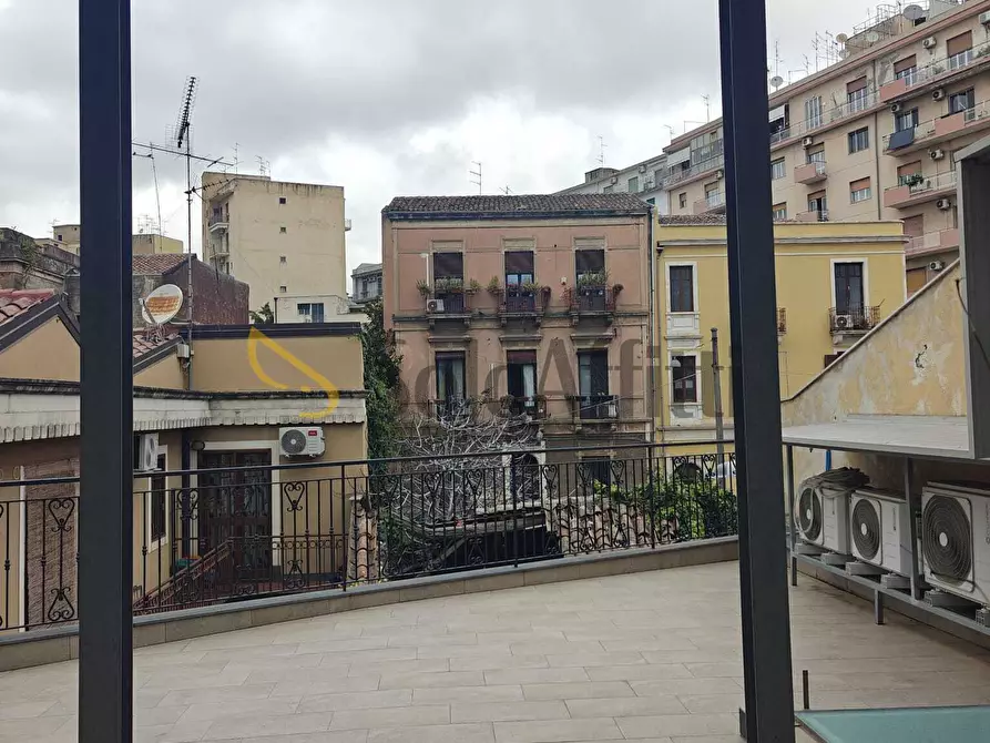 Immagine 17 di Trilocale in affitto  a Catania