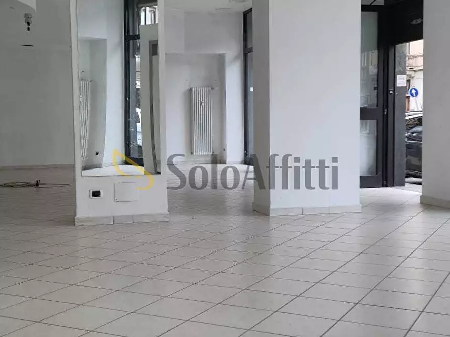 Immagine 8 di Locale commerciale in affitto  in Via Dante Di Nanni 64 a Torino