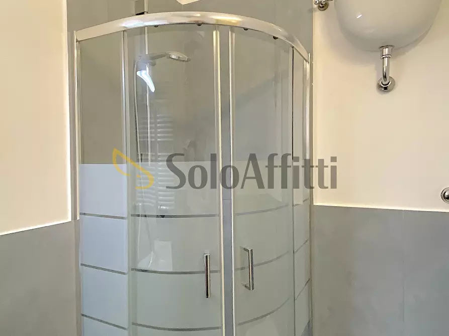 Immagine 35 di Pentalocale in affitto  in Via Fabio Massimo 72 a Roma