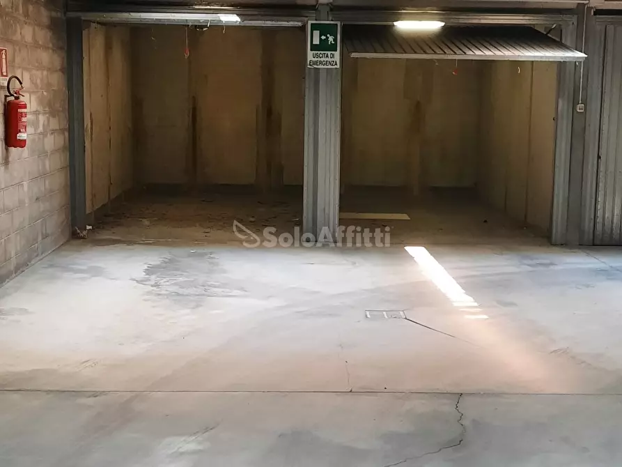 Immagine 1 di Garage in affitto  in Via Palazzo di Città 12 a Chieri