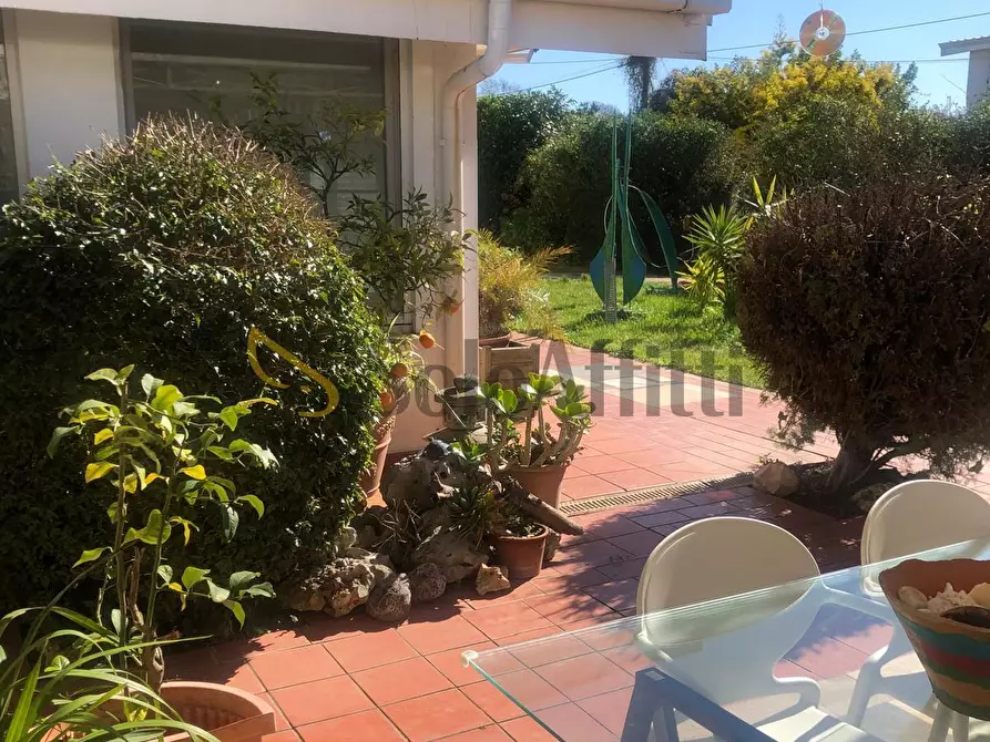 Immagine 24 di Loft/Open space in affitto  a Latina