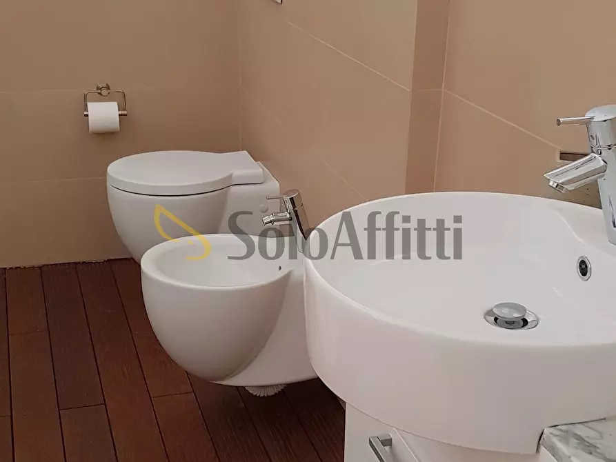 Immagine 10 di Trilocale in affitto  in VIA SCIOLZE a Torino