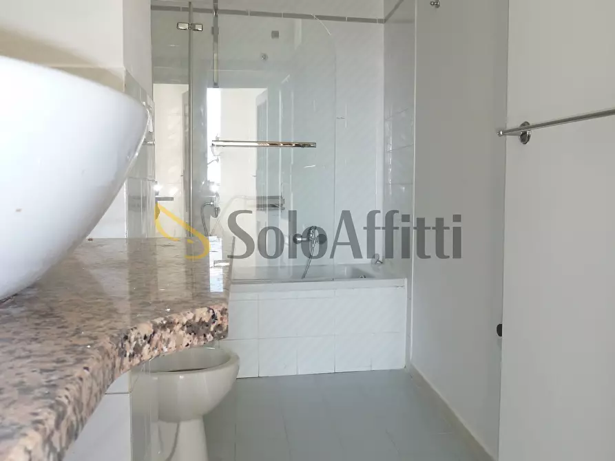 Immagine 18 di Quadrilocale in affitto  in Corso Trento Trieste 61 a San Remo