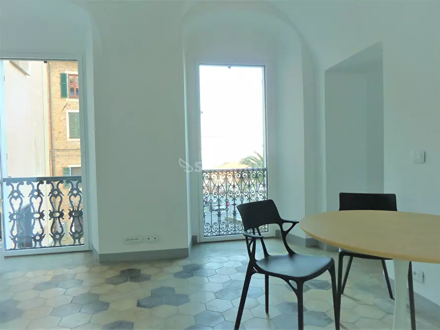 Immagine 5 di Trilocale in affitto  in Piazza Dante Alighieri 4 a Bordighera